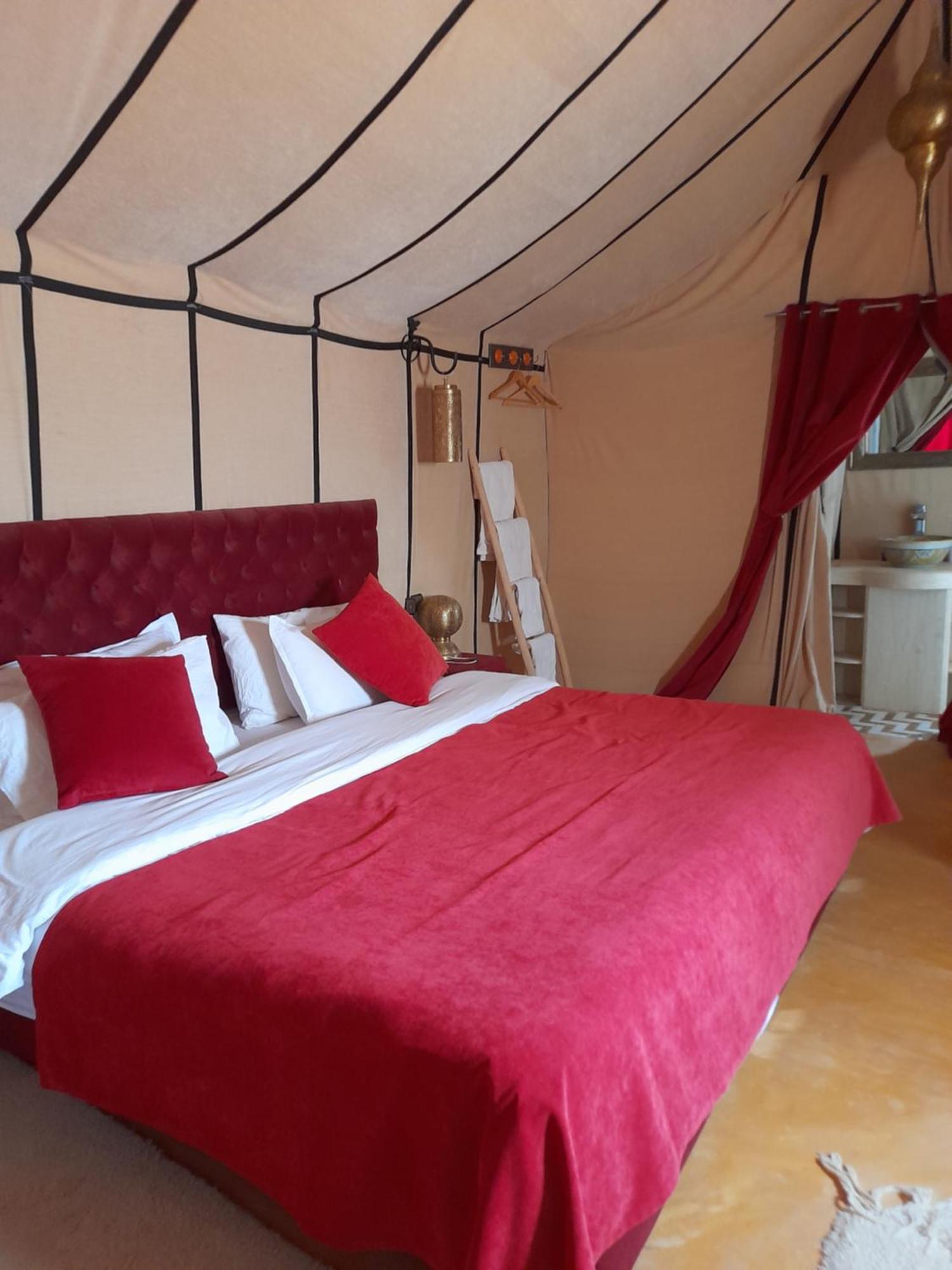 Tourza Desert Camp "Tents With Heating" 梅尔祖卡 外观 照片