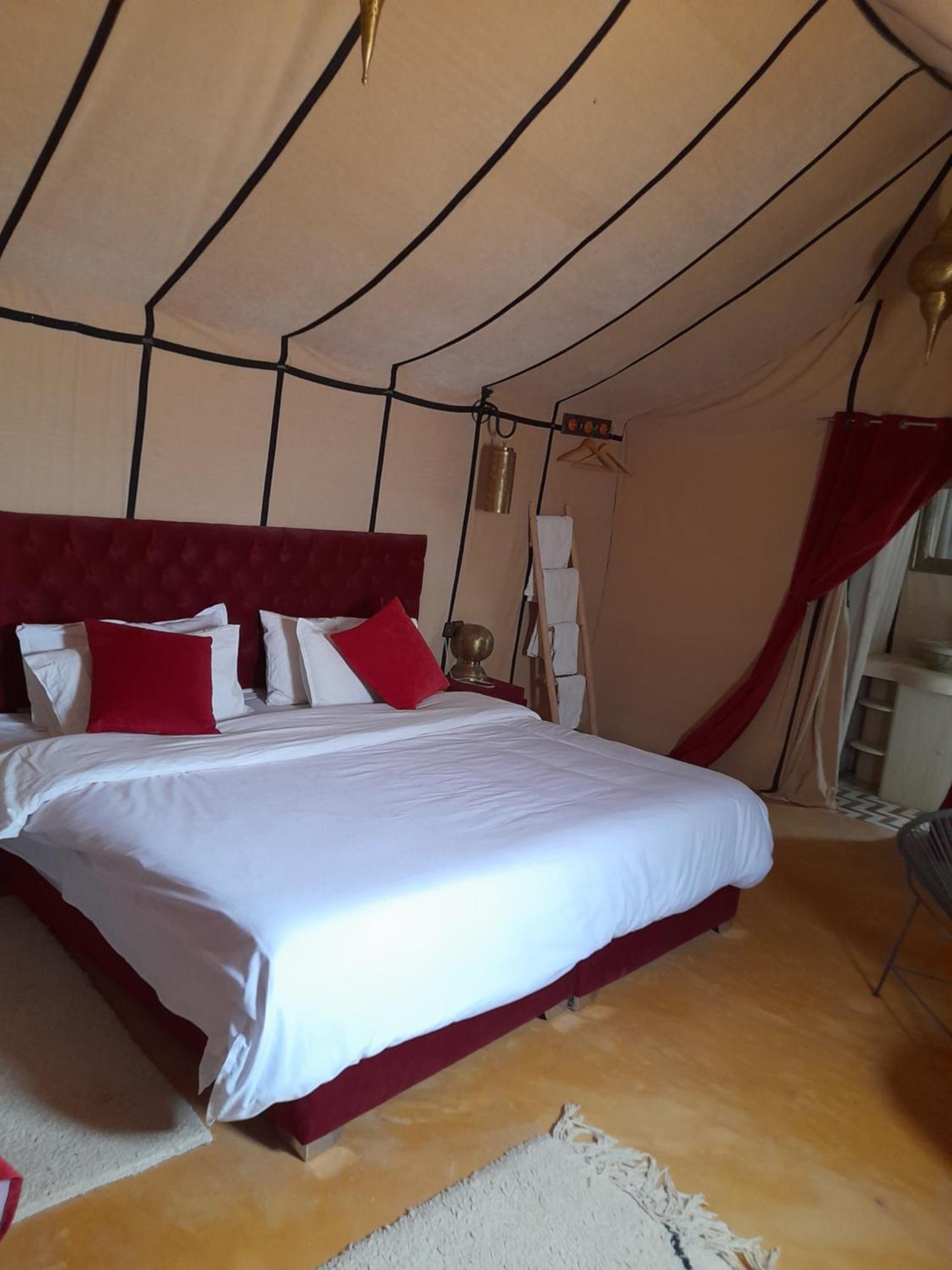 Tourza Desert Camp "Tents With Heating" 梅尔祖卡 外观 照片